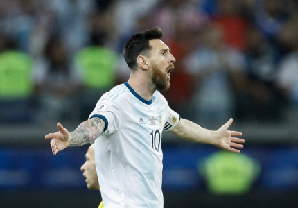 Copa América: Messi rages against referee